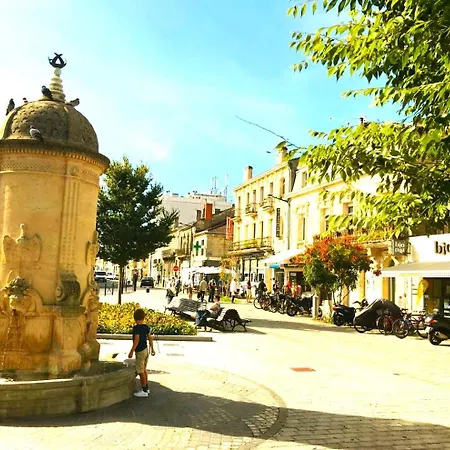 Prázdninový dům L'echoppe Sur La Place *