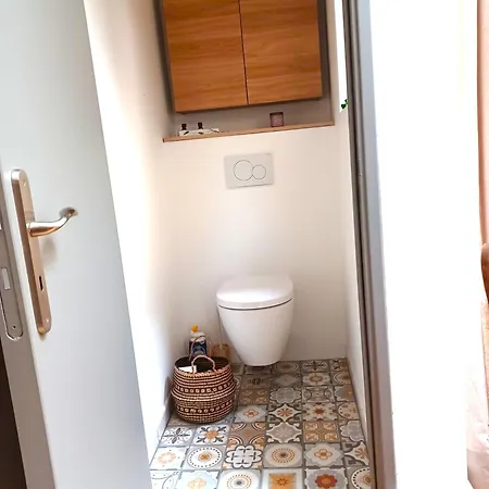 Prázdninový dům L'echoppe Sur La Place Bordeaux